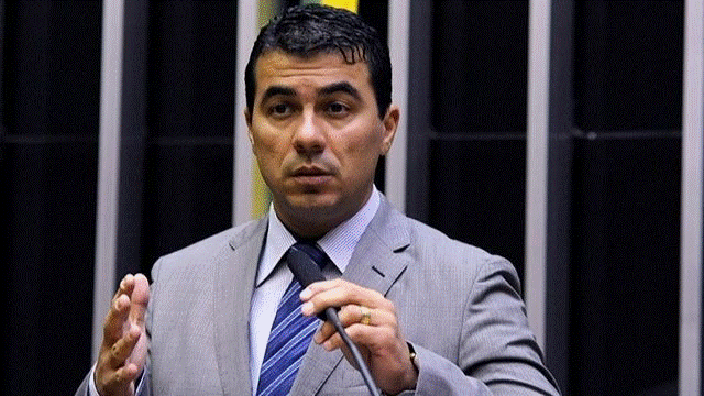 Deputado Luis Miranda (DEM-DF) pede prisão por coação do ministro Onix da Secretaria-Geral da Presidência,