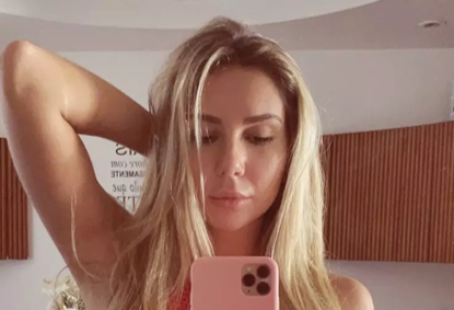 Filha de Renato, Carol.  Portaluppi publica foto com lingerie rubro-negra para comemorar acerto com o Flamengo