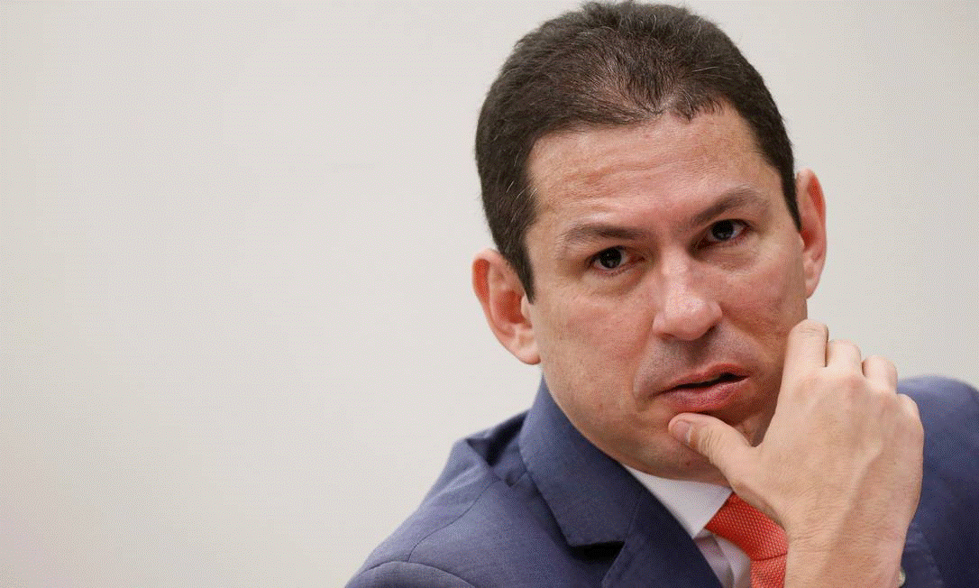 Após briga com Bolsonaro, vice-presidente da Câmara pede cópia de processos de impeachment para ‘análise política’
